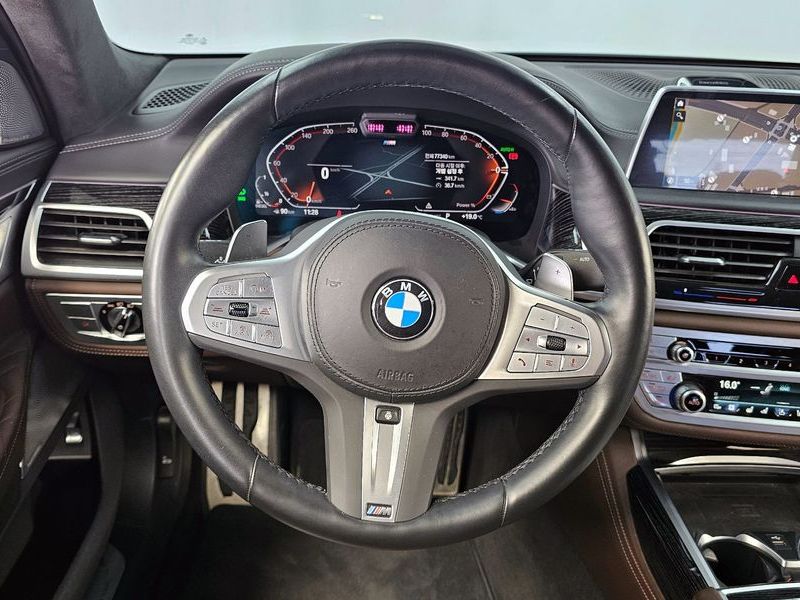 2022 BMW 7 Series 730d xDrive M Sport photo 13