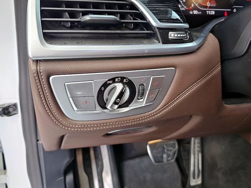 2022 BMW 7 Series 730d xDrive M Sport photo 16