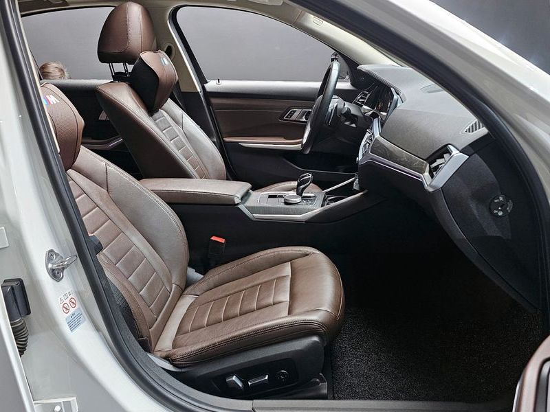 2019 BMW 3 Series 320d xDrive Luxury photo 10