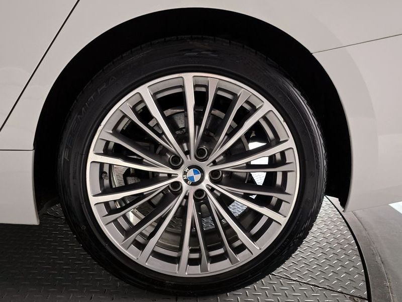 2019 BMW 3 Series 320d xDrive Luxury photo 20