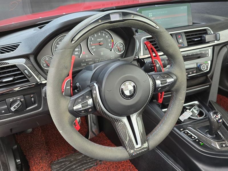 2017 BMW M4 Convertible Paintwork Edition photo 13