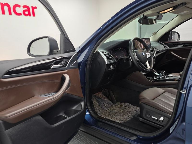 2022 BMW X4 xDrive20i xLine photo 10