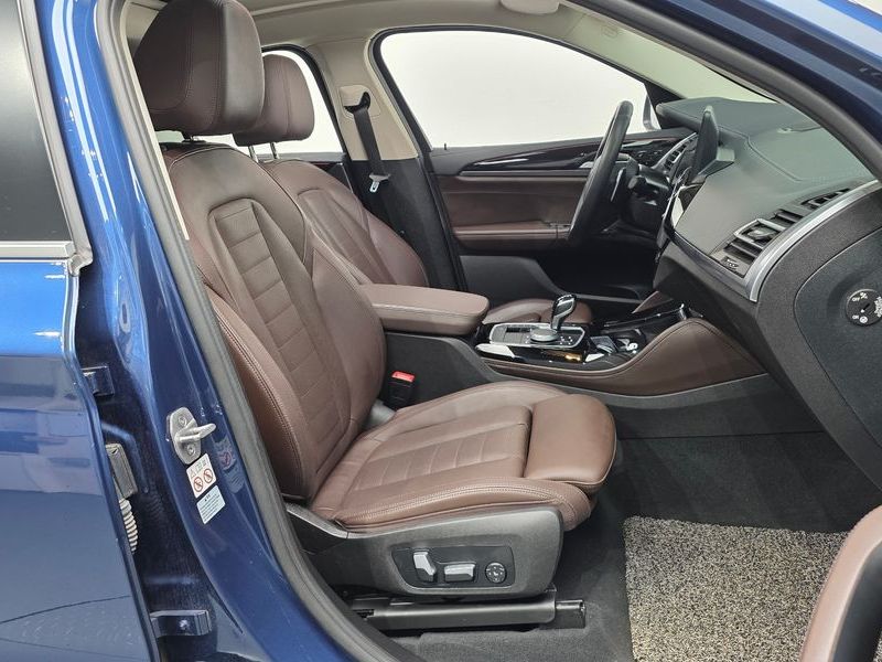 2022 BMW X4 xDrive20i xLine photo 11