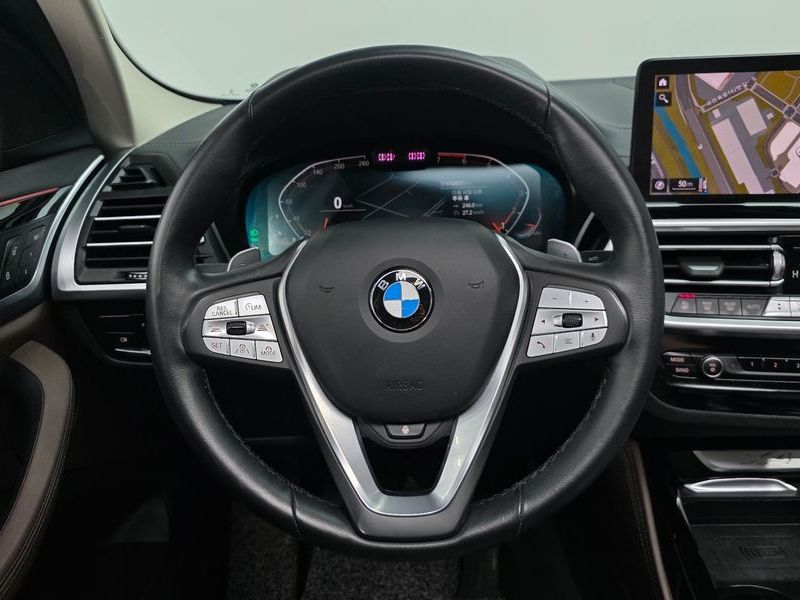2022 BMW X4 xDrive20i xLine photo 13