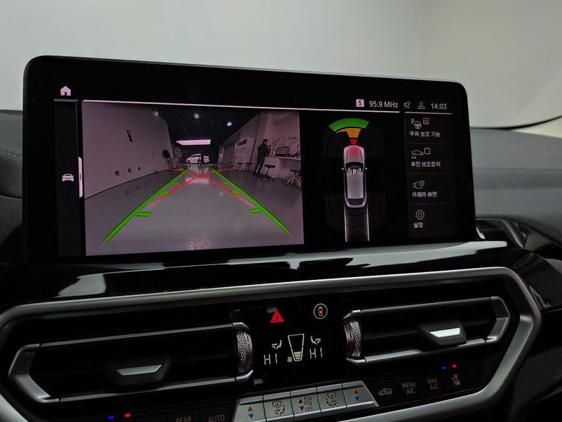 2022 BMW X4 xDrive20i xLine photo 15