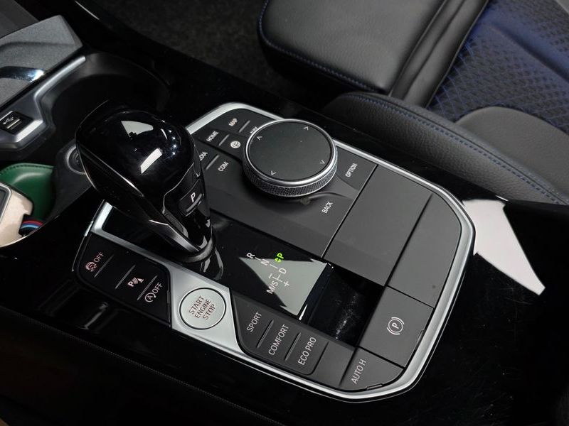 2023 BMW 1 Series 120i M Sports photo 9