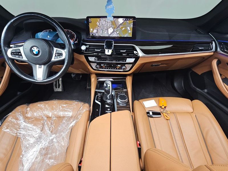 2021 BMW 5 Series 520i M Sport photo 7