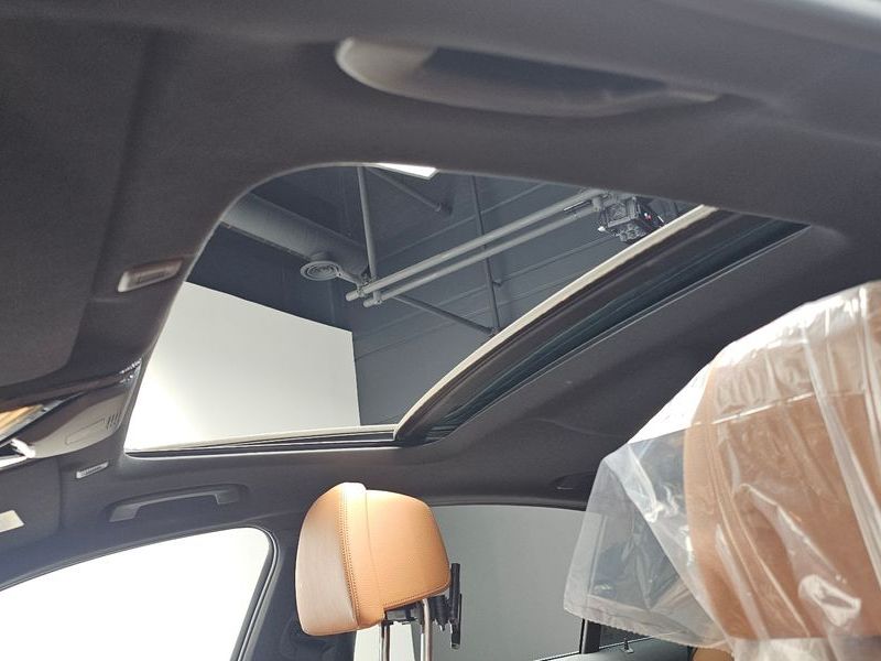2021 BMW 5 Series 520i M Sport photo 19
