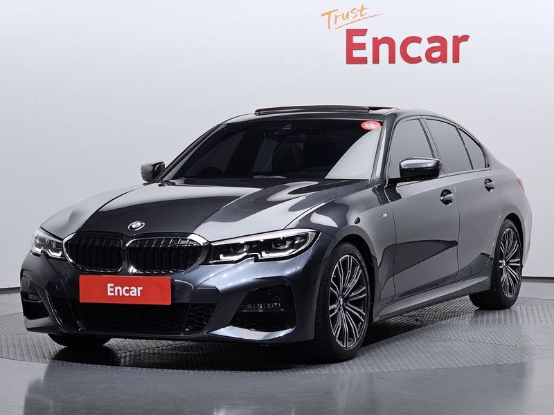 2022 BMW 3 Series 320i M Sport photo 1