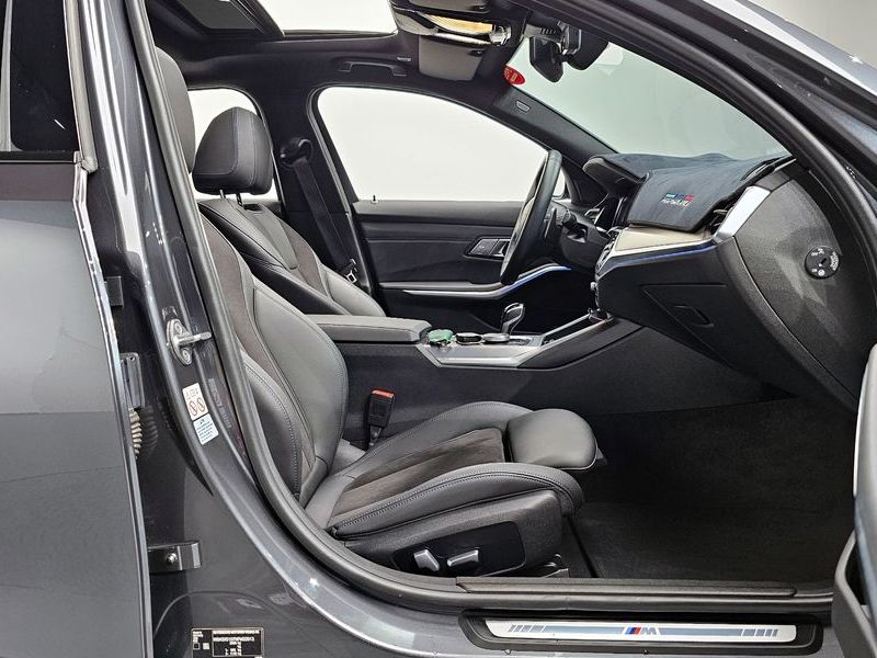 2022 BMW 3 Series 320i M Sport photo 10