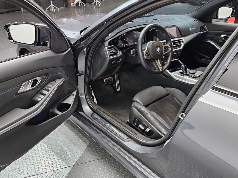 2022 BMW 3 Series 320i M Sport photo 11