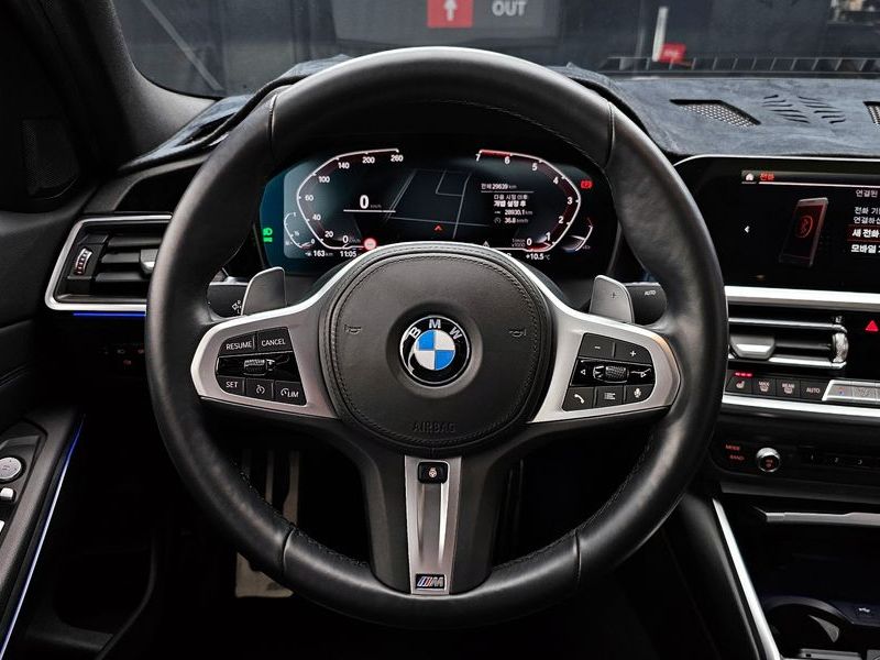 2022 BMW 3 Series 320i M Sport photo 14