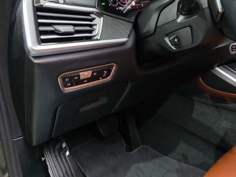 2022 BMW X7 xDrive 40i Design Pure Excellence 6-Seater photo 14