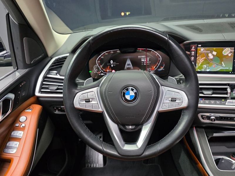 2022 BMW X7 xDrive 40i Design Pure Excellence 6-Seater photo 13