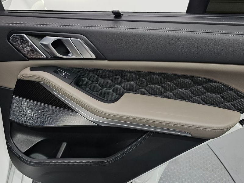 2025 BMW X5 4.4 Competition photo 25