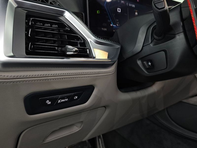 2025 BMW X5 4.4 Competition photo 27