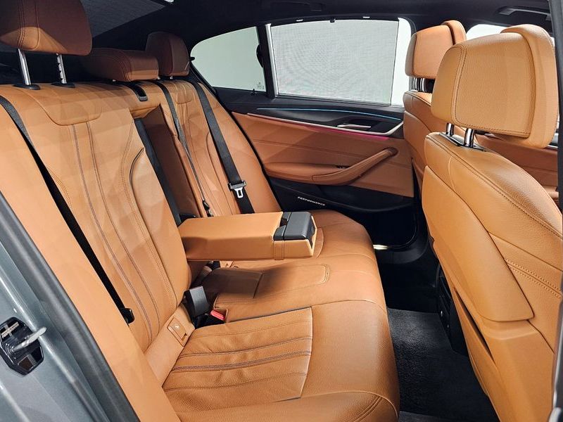 2023 BMW 5 Series 520i M Sport photo 12