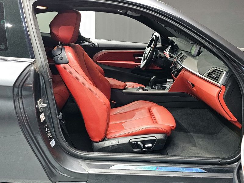 2018 BMW 4 Series 420i M Sport Coupe photo 11