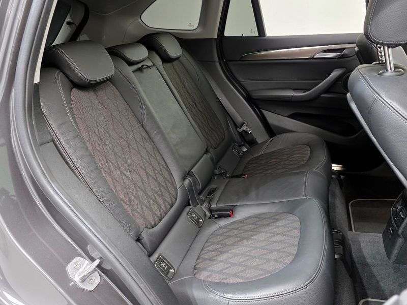 2021 BMW X1 xDrive 18d xLine photo 11