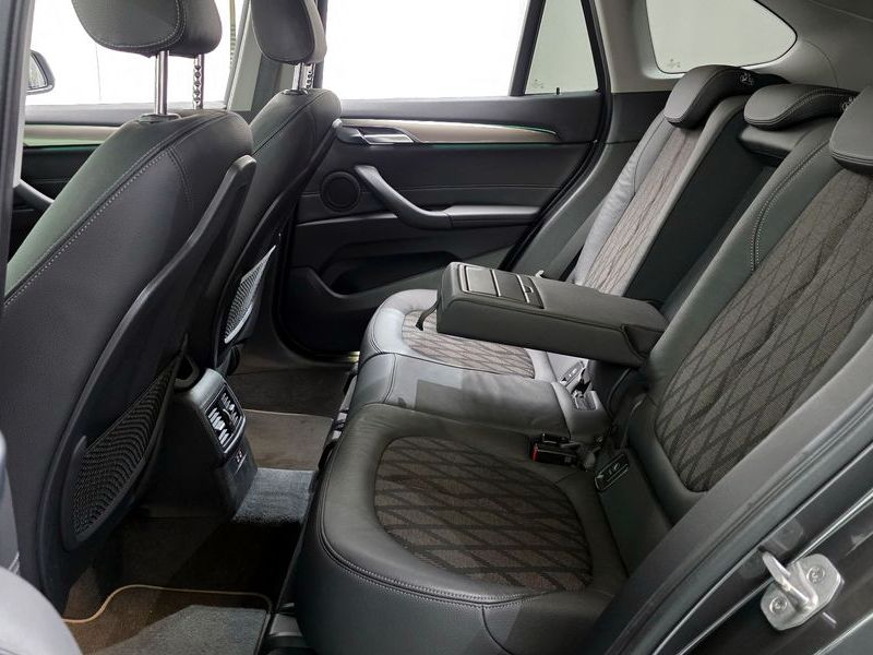 2021 BMW X1 xDrive 18d xLine photo 12