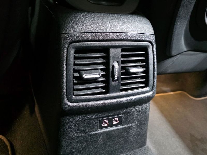 2021 BMW X1 xDrive 18d xLine photo 29
