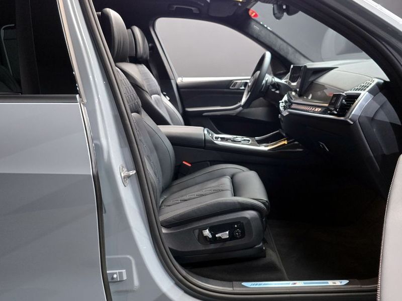 2026 BMW X7 xDrive 40d M Sport 7 STR photo 11