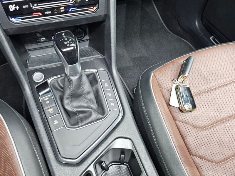 2023 Volkswagen Tiguan 2.0 TSI Prestige photo 9