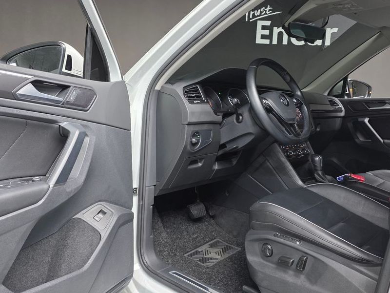 2020 Volkswagen Tiguan 2.0 TDI Premium photo 11