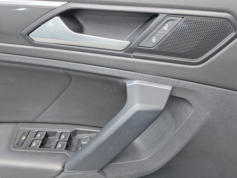 2020 Volkswagen Tiguan 2.0 TDI Premium photo 12
