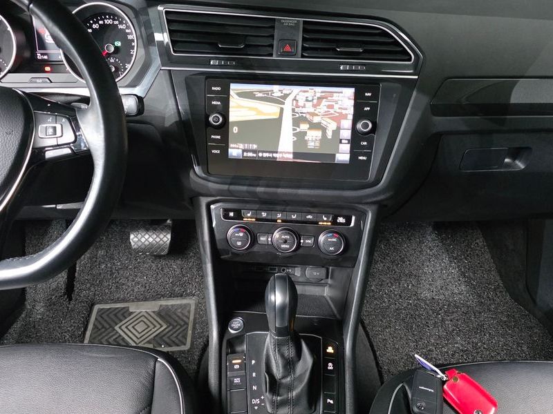 2020 Volkswagen Tiguan 2.0 TDI Premium photo 15