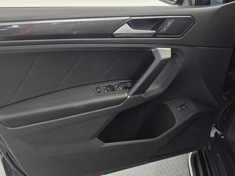 2018 Volkswagen Tiguan 2.0 TDI Premium photo 24