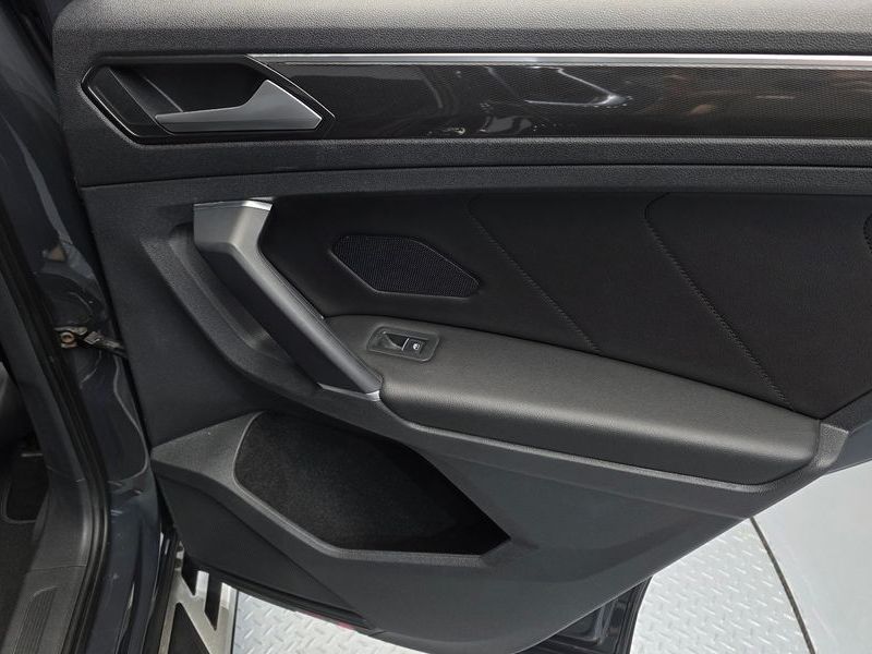 2018 Volkswagen Tiguan 2.0 TDI Premium photo 25