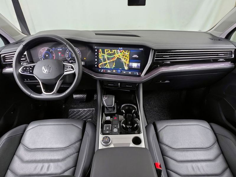 2023 Volkswagen Touareg 3.0 TDI Premium photo 7