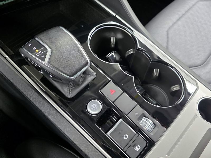 2023 Volkswagen Touareg 3.0 TDI Premium photo 9