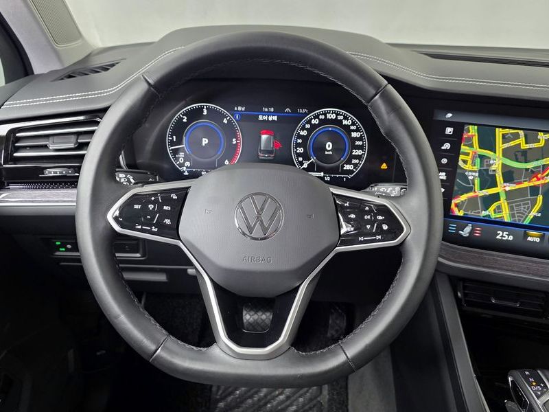 2023 Volkswagen Touareg 3.0 TDI Premium photo 13