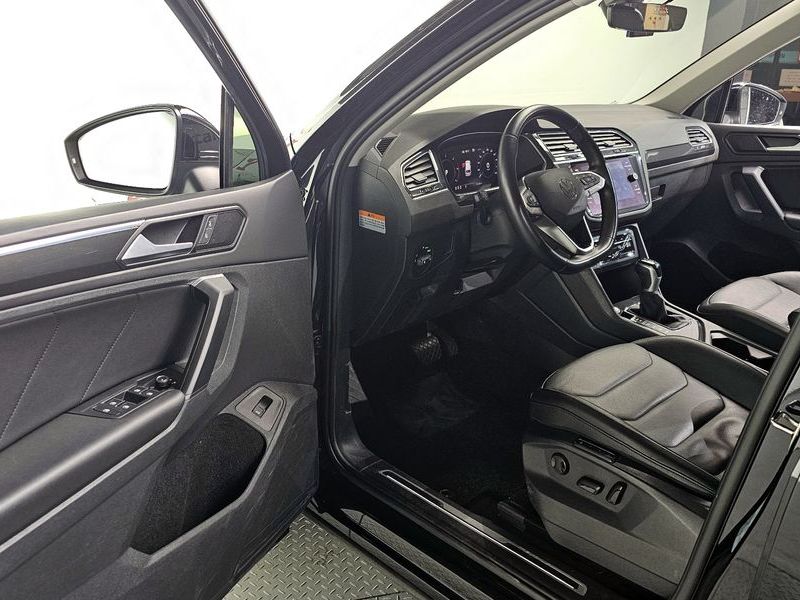 2021 Volkswagen Tiguan 2.0 TDI Premium photo 10