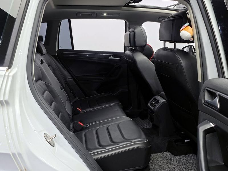 2021 Volkswagen Tiguan 2.0 TDI 4Motion Prestige photo 12