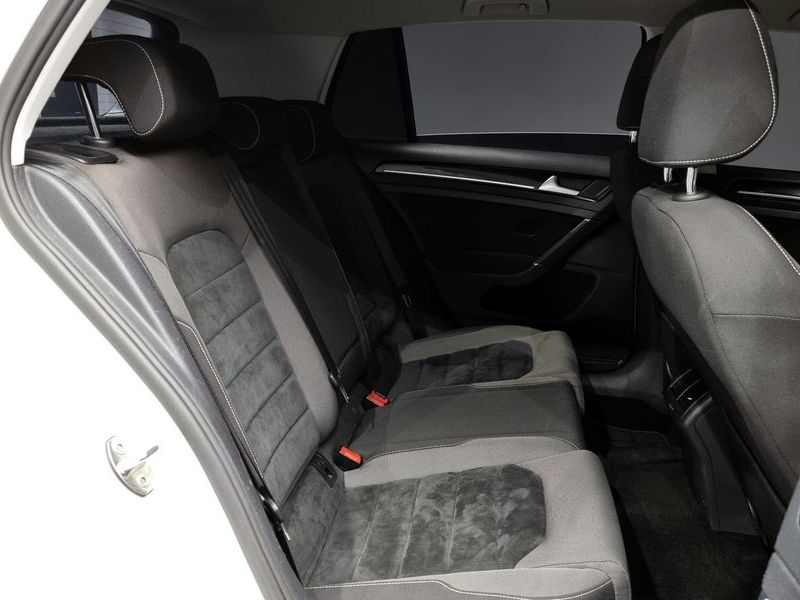 2015 Volkswagen Golf 1.6 TDI photo 12