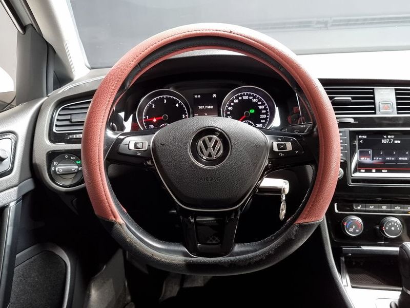 2015 Volkswagen Golf 1.6 TDI photo 13