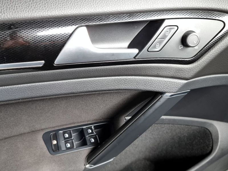 2015 Volkswagen Golf 1.6 TDI photo 19