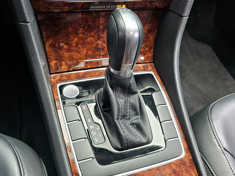 2013 Volkswagen Passat 2.0 TDI B7 photo 9