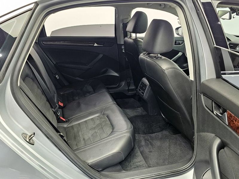 2013 Volkswagen Passat 2.0 TDI B7 photo 12