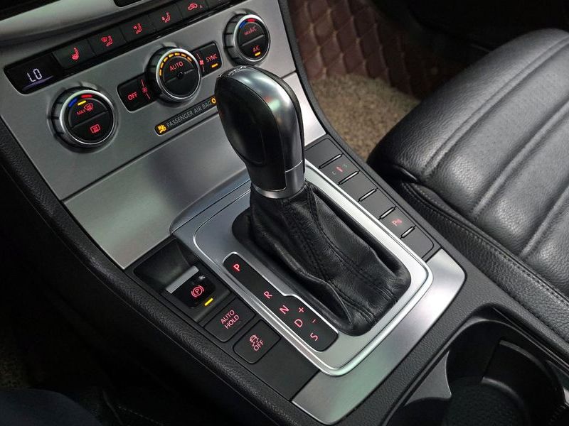 2014 Volkswagen New CC 2.0 TSI photo 9