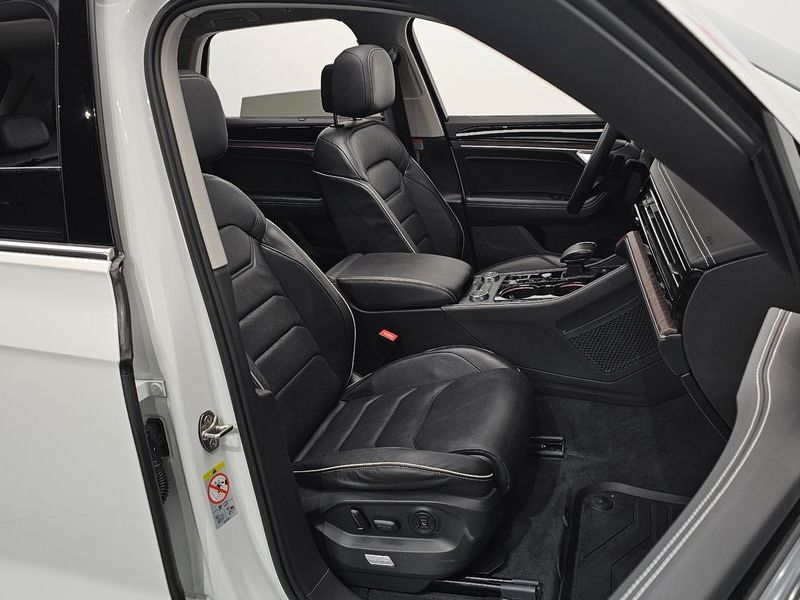 2024 Volkswagen Touareg 3.0 TDI Prestige photo 10