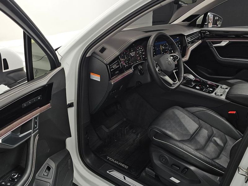 2024 Volkswagen Touareg 3.0 TDI Prestige photo 11