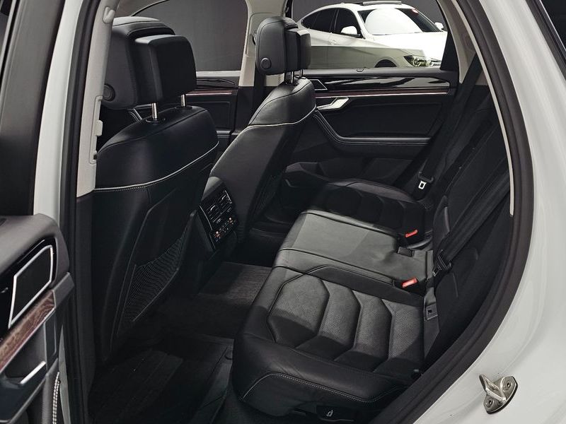 2024 Volkswagen Touareg 3.0 TDI Prestige photo 12