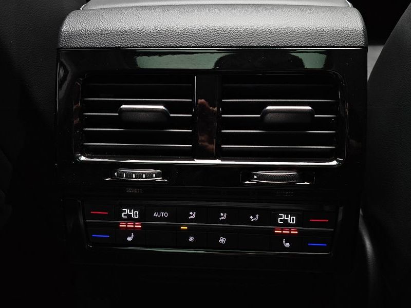 2024 Volkswagen Touareg 3.0 TDI Prestige photo 19
