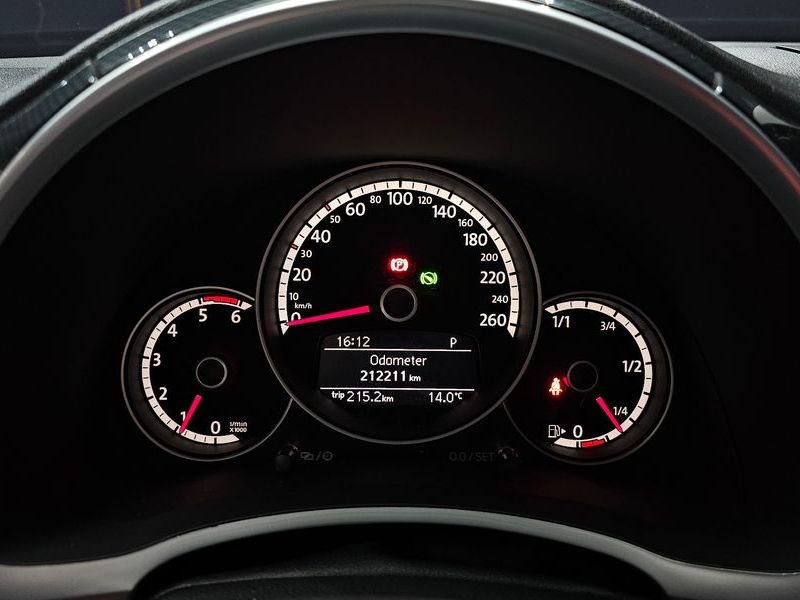 2013 Volkswagen Beetle 2.0 TDI Premium 3rd photo 8