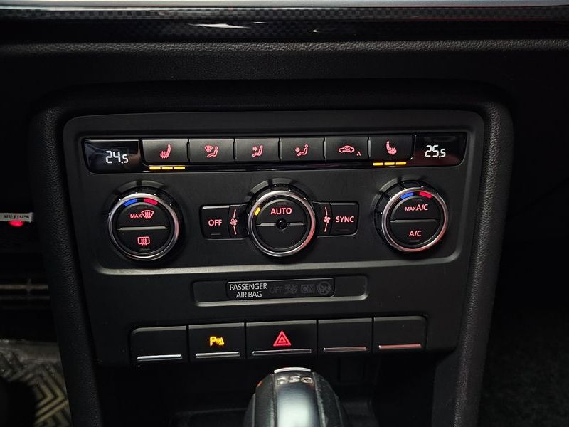 2013 Volkswagen Beetle 2.0 TDI Premium 3rd photo 15