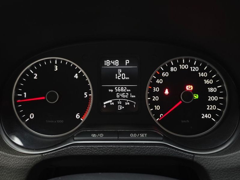 2014 Volkswagen Polo 1.6 TDI R-Line 5th photo 8